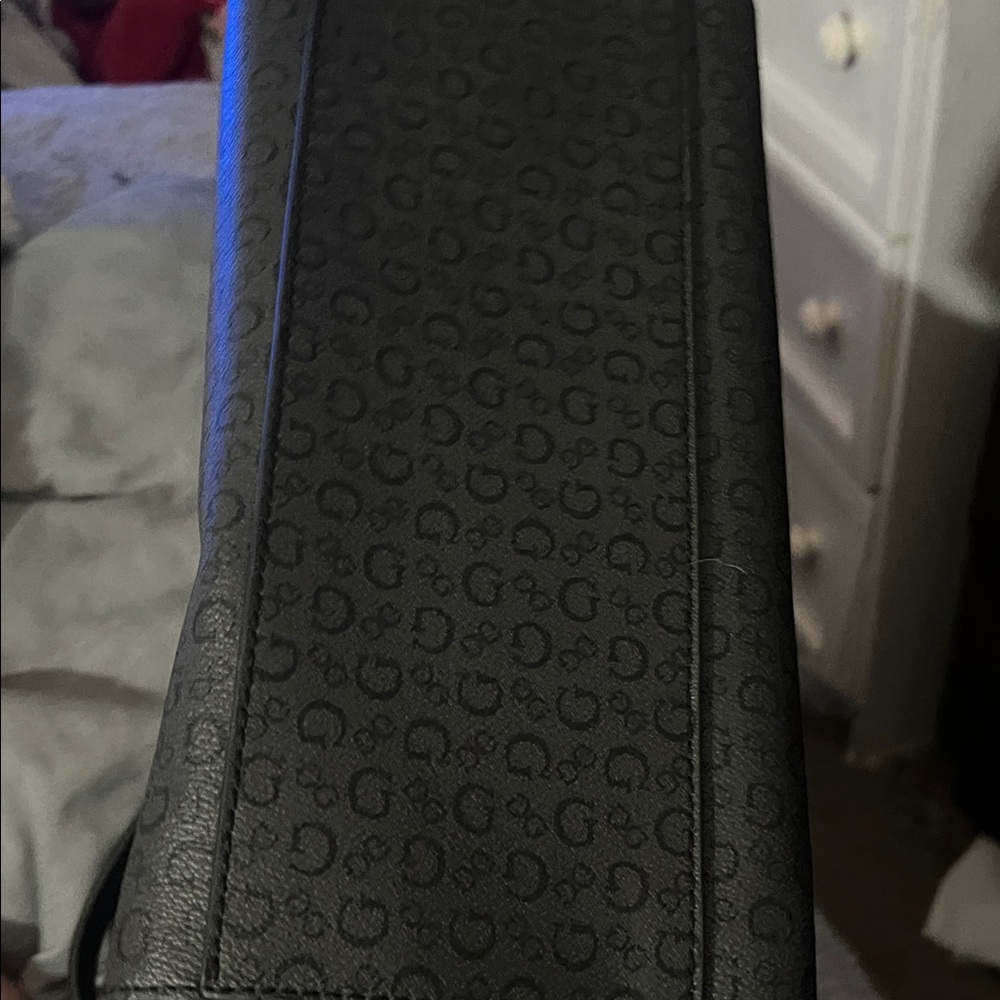 GUESS Elegant Black Tote - Picture 7 of 7